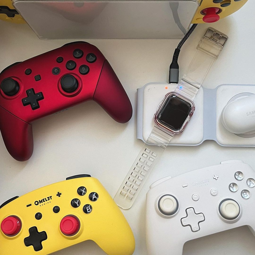 Tidying up and look at this little family 🥺