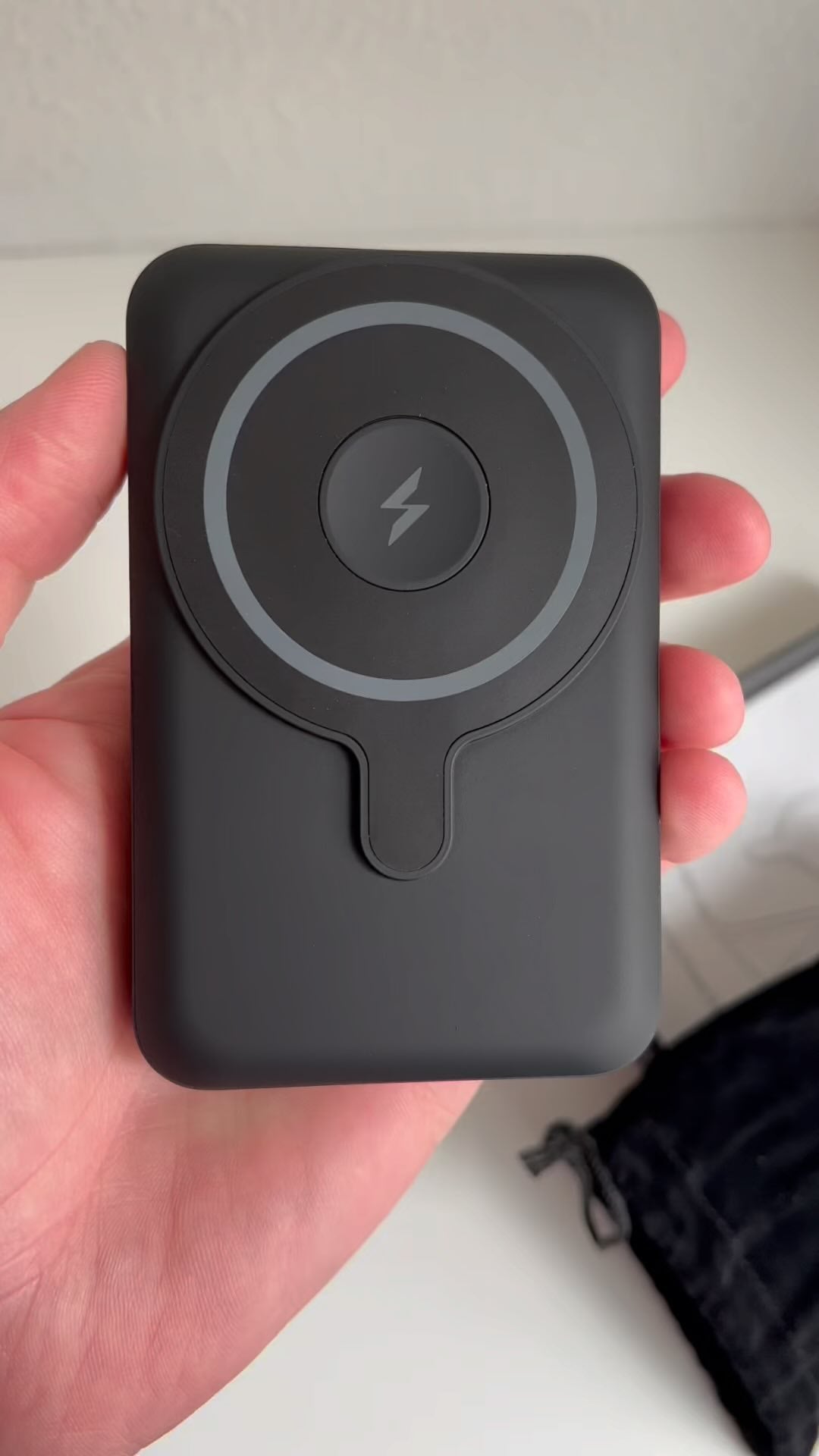 This MagSafe Battery Pack Chargers Everything 🤯