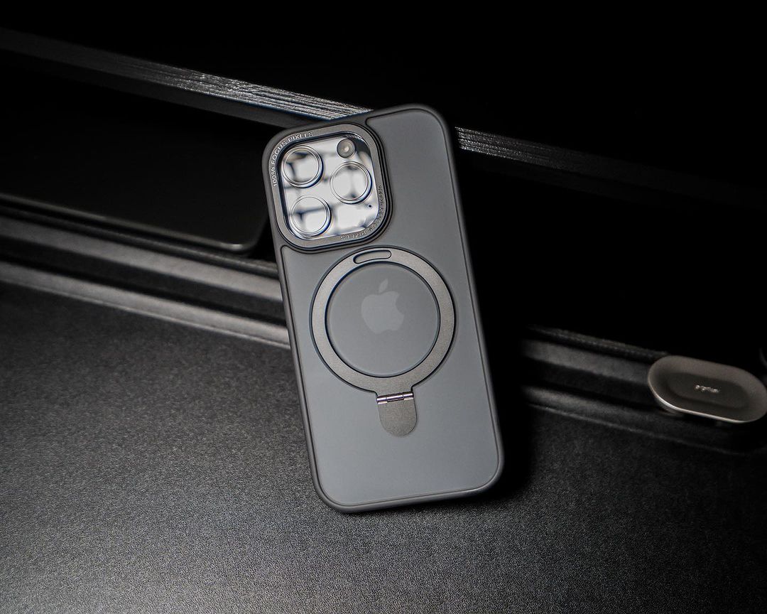 ZEERA MagSafe Kickstand Case with Ring holder for iPhone 14 Pro Design is really great😍🖤🖤🖤