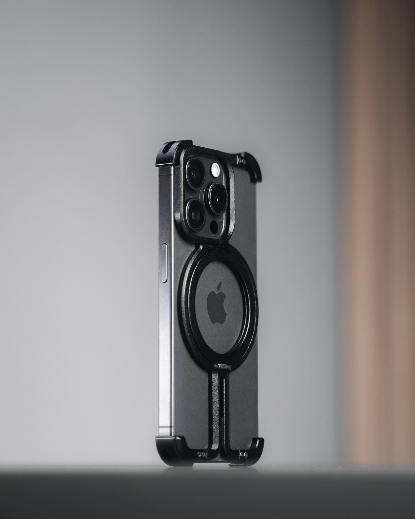 Обязательный кейс MagSafe к Черной пятнице 2024 года: механический охлаждающий футляр ZEERA, представленный MacMagazine