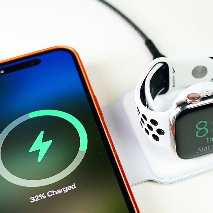 @zeerawireless with the most epic 3 in 1 portable , foldable, travel charger. So GOOD!