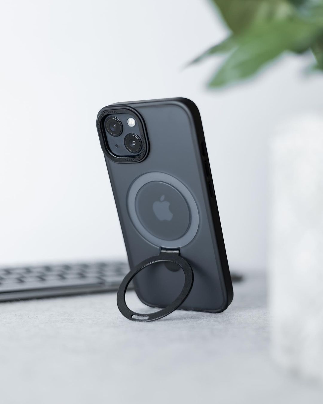 @zeerawireless new magsafe case with an attached stand to hold the iPhone in portrait or landscape. Well built and super comfortable 🤩