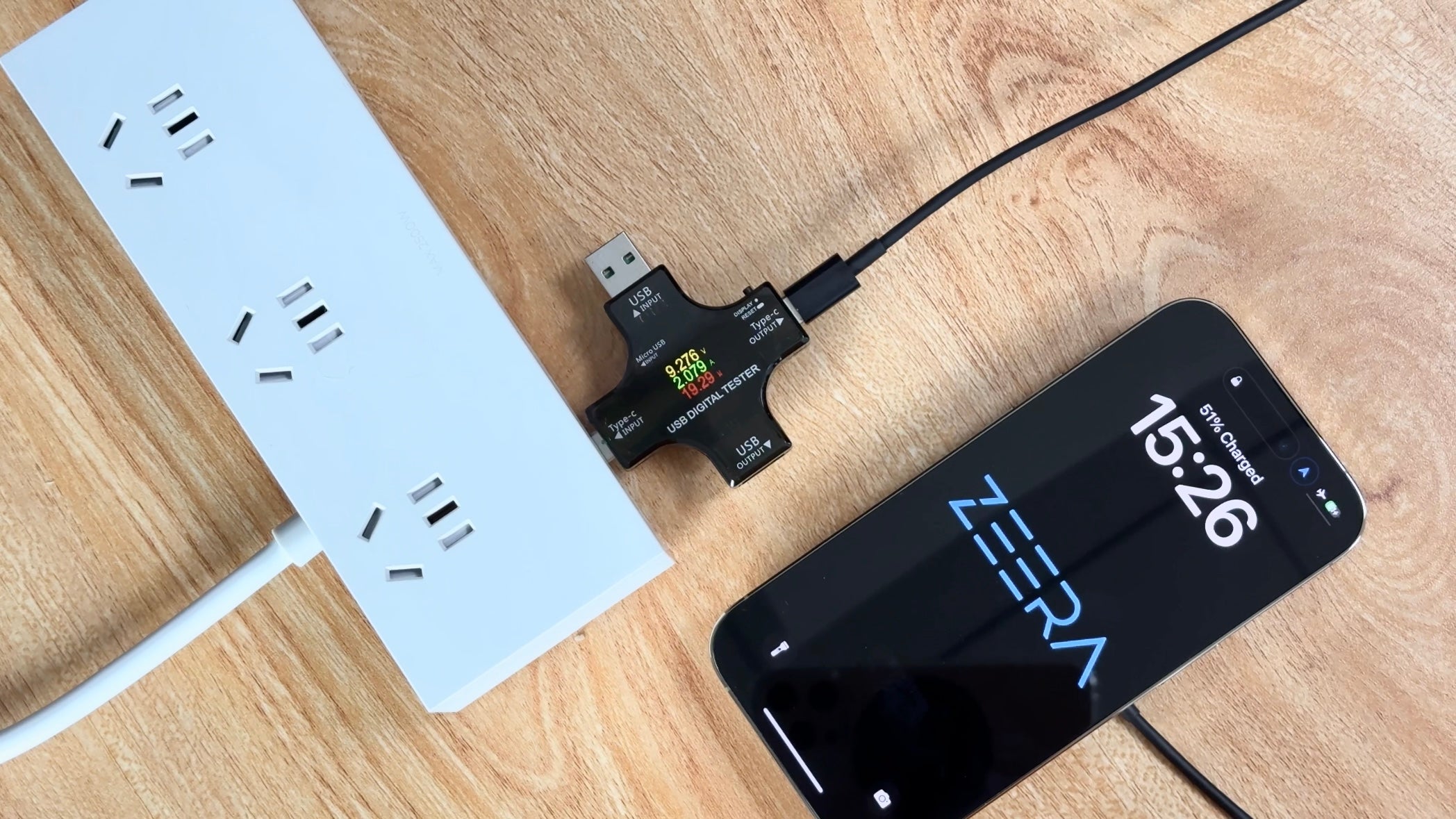 Shocked!! Zeera Qi2 Wireless Charger Surprisingly Powers iPhone 14 Pro Up to 19W!