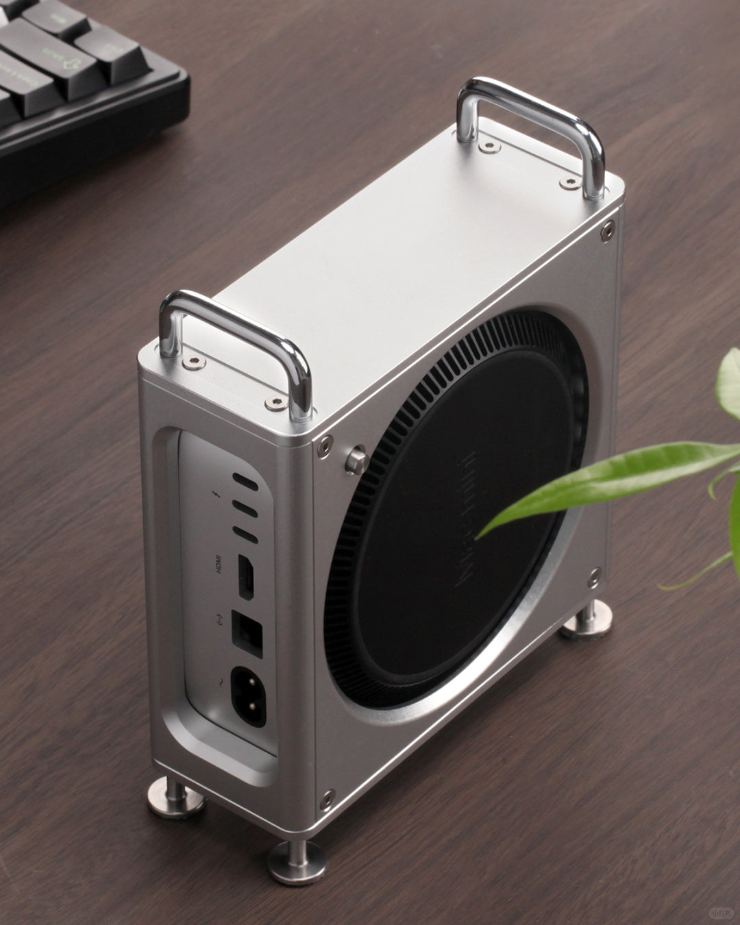 El mejor accesorio para Mac Mini M4 2024: Estuche de aluminio ZEERA MacForge con carcasa para Mac Pro