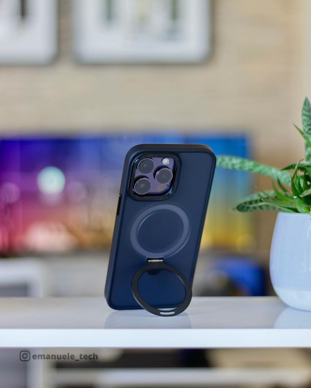 Nuove cover in arrivo! 🔥 Trasparenza o eleganza? Tu quale preferisci? ZeeraWireless! 😍✨