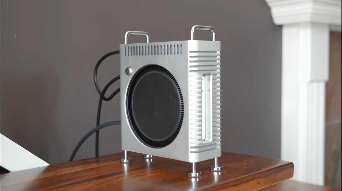 Meilleurs accessoires pour Mac Mini M4 : créez un bureau inspiré du Mac Pro en 2025