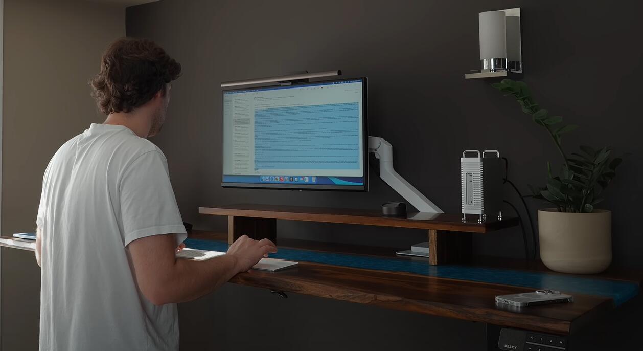 I migliori accessori per Mac Mini M4 e idee per la configurazione della scrivania per un perfetto spazio di lavoro nel 2025