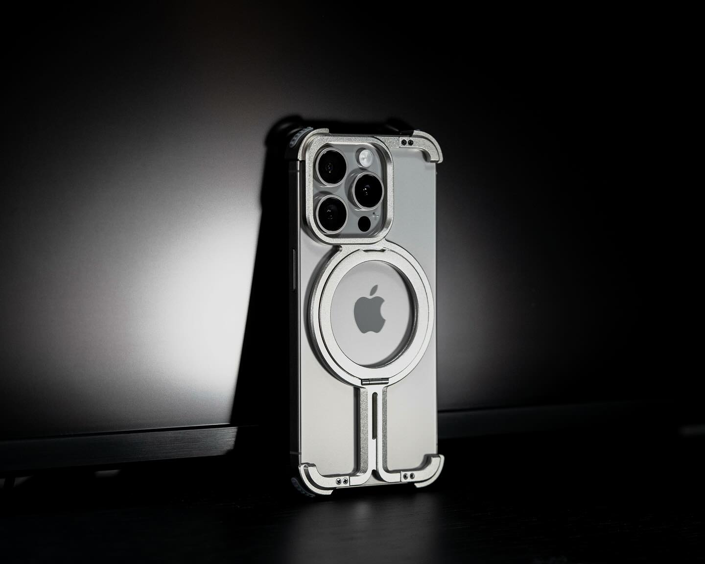 ZEERA Aluminum Alloy MagSafe Kickstand Cooling Case for iPhone & Samsung