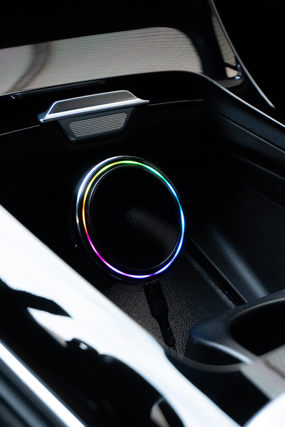 MagSafe magnetic car charger with Qi2 certified fast charging technology