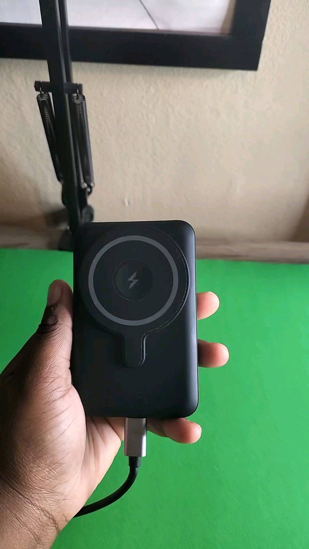 Zeera magvolt gen4 iPhone, airpods, & apple watch power bank