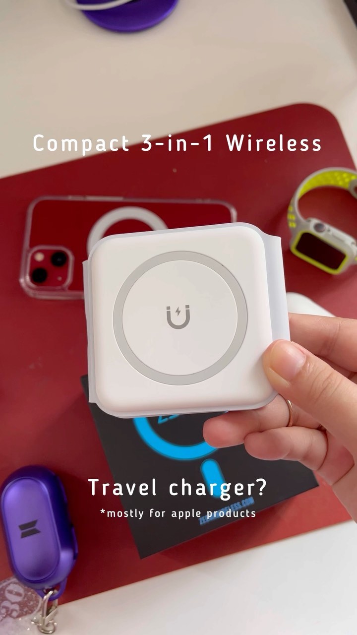 This compact 3-in-1 wireless charger is a life saver for travelers who wants to travel light but also have all the device necessities 🙌