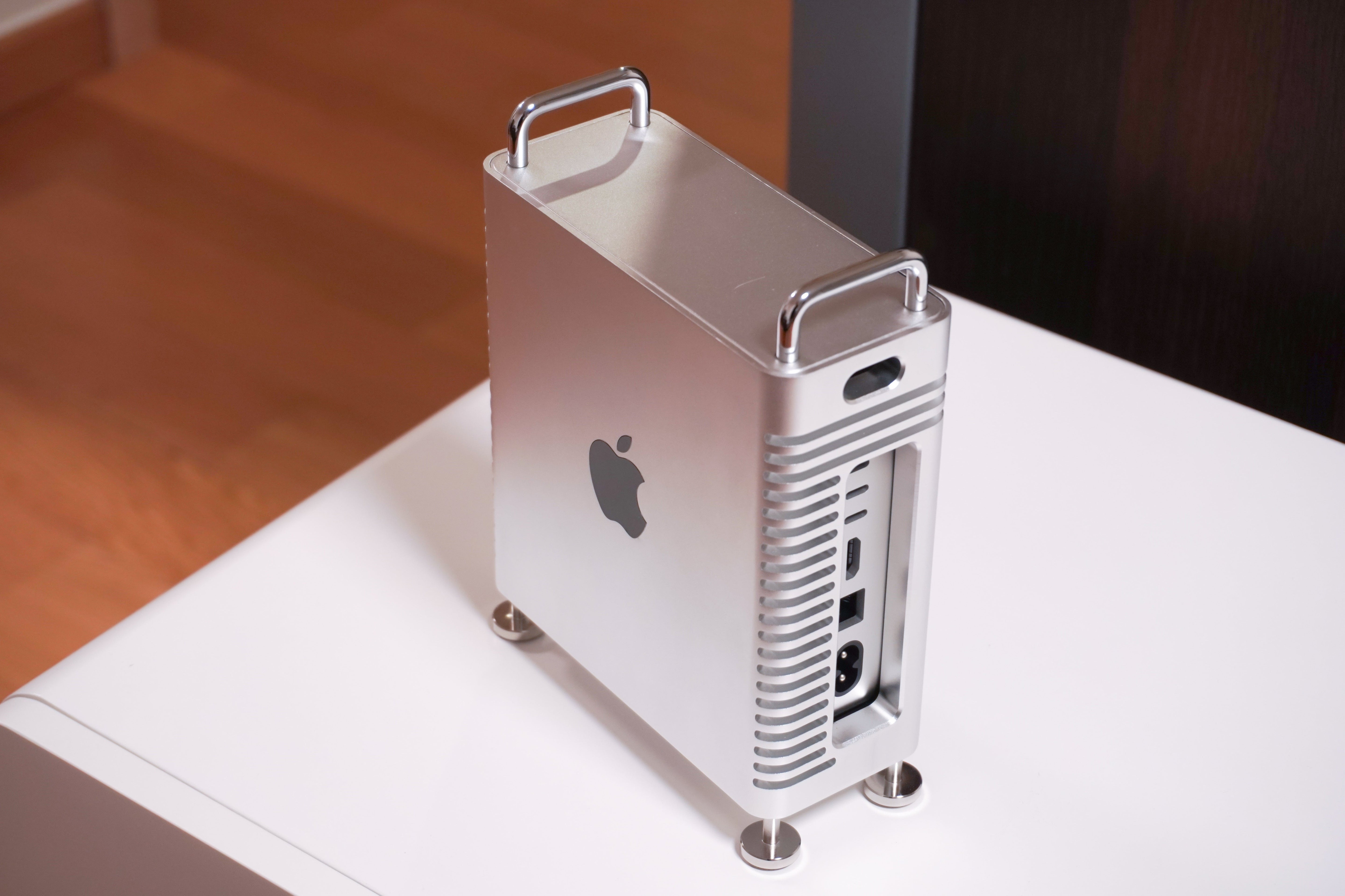 ZEERA MacForge Gen2 CNC Aluminum Cooling Case for 2024 Mac Mini M4 & M4 Pro with Mac Pro Enclosure Design
