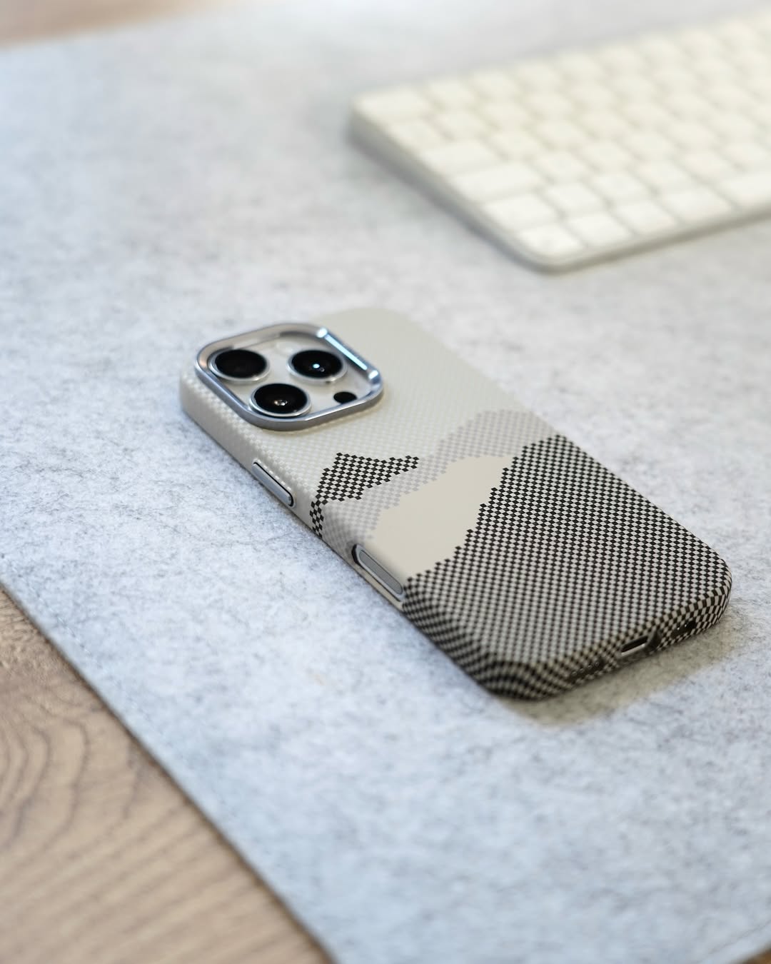 ZEERA MagPixel Pro: Premium MagSafe Case with a Striking Pixel Mountain Design