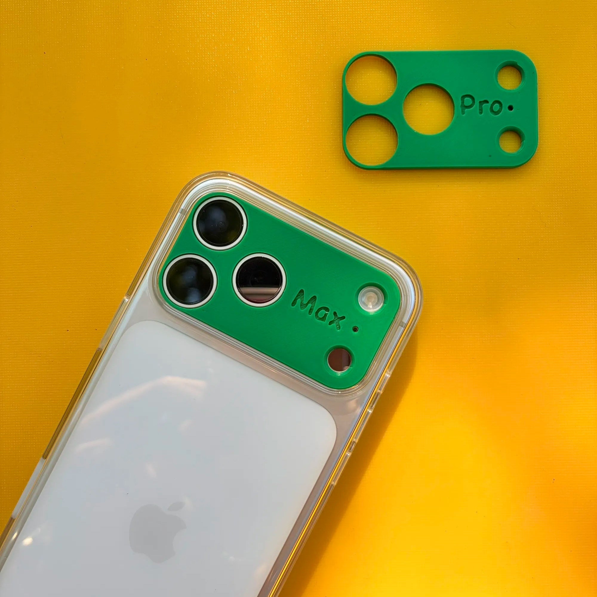 ZEERA FlatCam Deco: Anti-Wobble Camera Leveling Lens Cover for iPhone