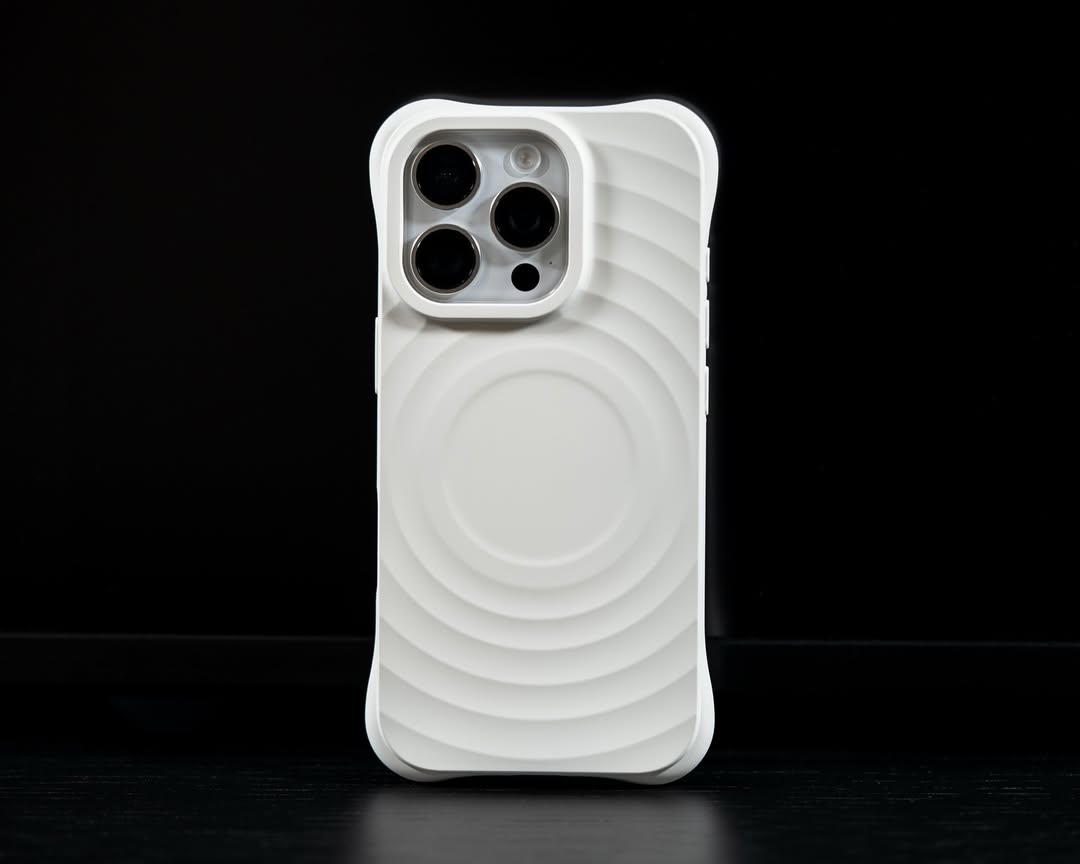 ZEERA MagRipple Pro: custodia MagSafe con design Ripple unico e angoli rinforzati per la massima protezione dalle cadute