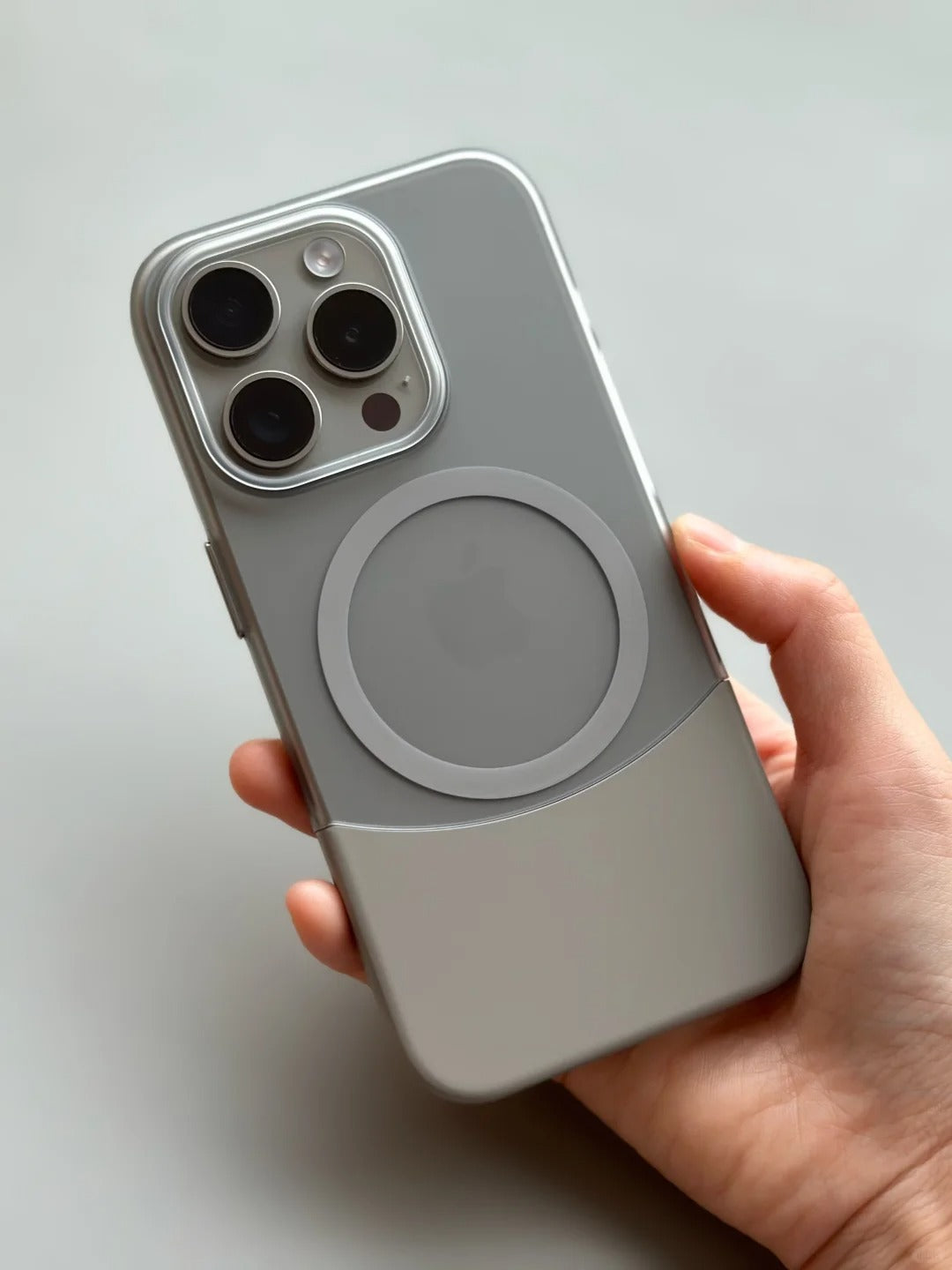 ZEERA MagSplit Pro: la migliore custodia MagSafe modulare bicolore unica con design trasparente
